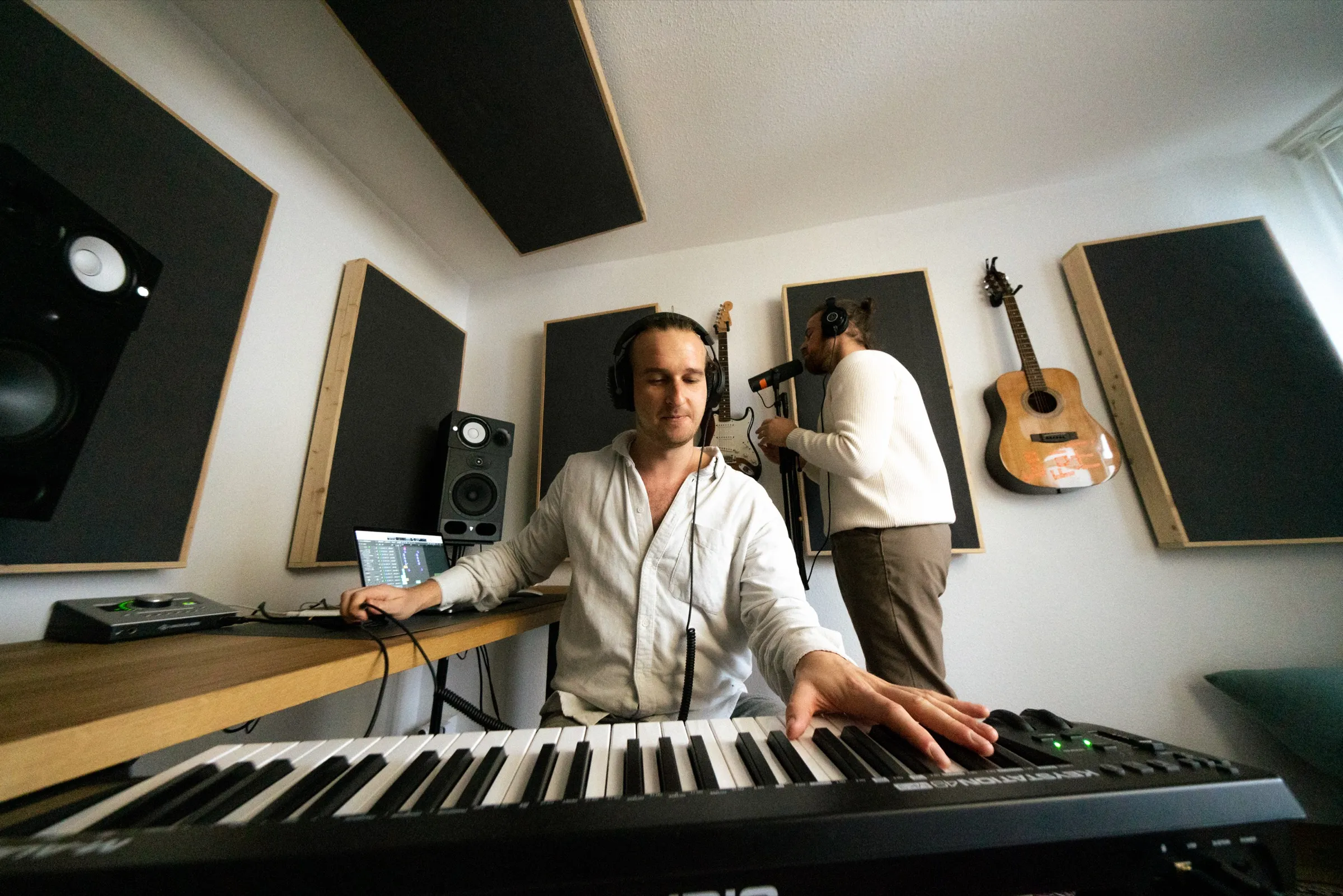 Professionelles Musikstudio mit hochwertiger Aufnahmetechnik